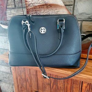 LOVE the SIZE - New, Giani Bernini Medium Hand Bag, Very Classy, Blk Leather